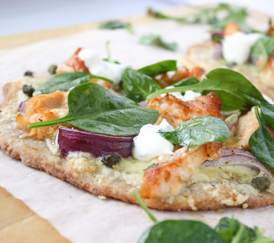 Flatbread with smoked salmon and capers